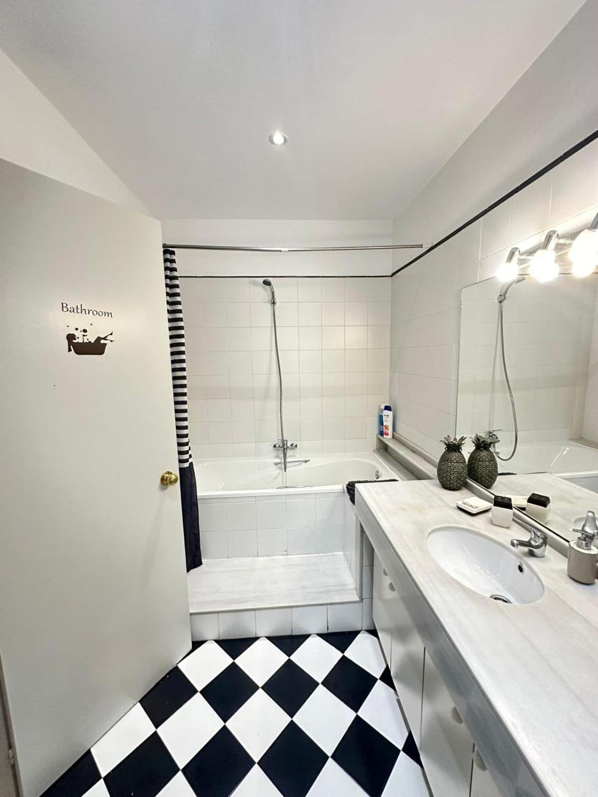 Rooms Aribau Барселона Экстерьер фото